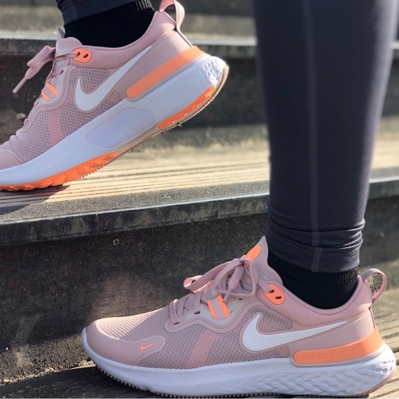 NIKE Champaign and Orange Women’s React Miler Running Sneakers size 8 - Picture 2 of 14